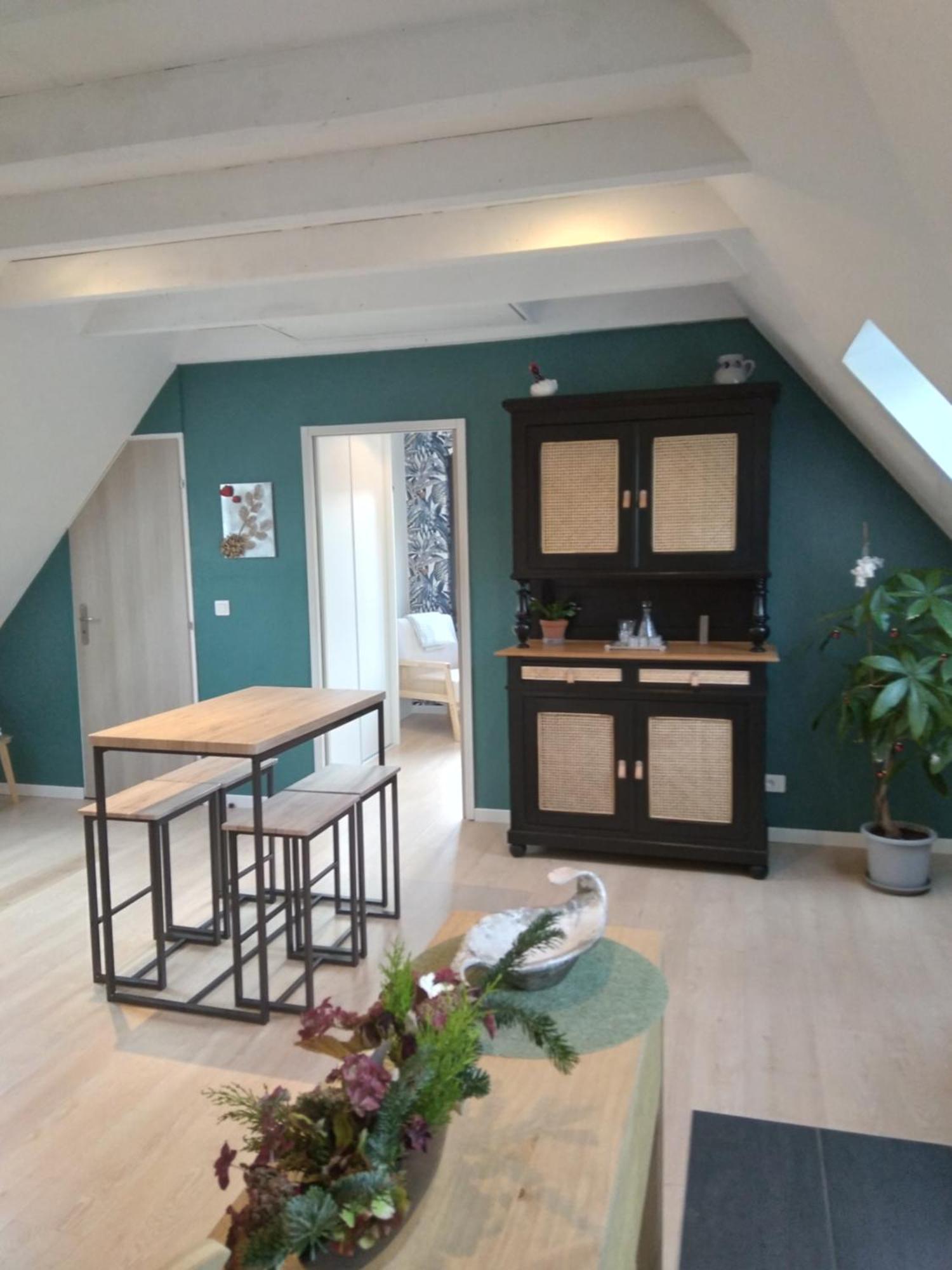 Le Repos Du Facteur Apartment Риквир Екстериор снимка